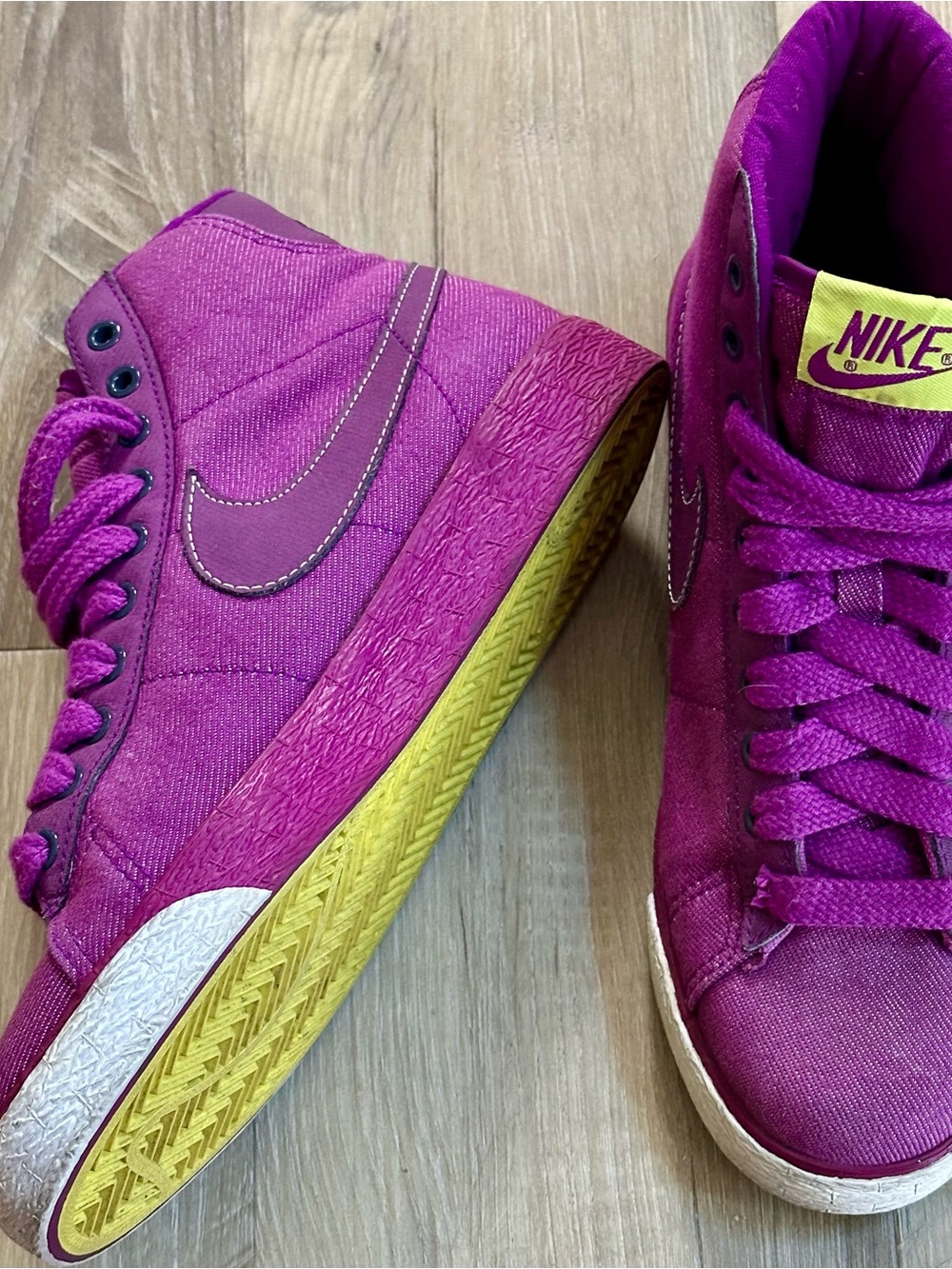 Nike Blazer High Canvas Vibrant Magenta Women’s High-Top Sneakers Size 7